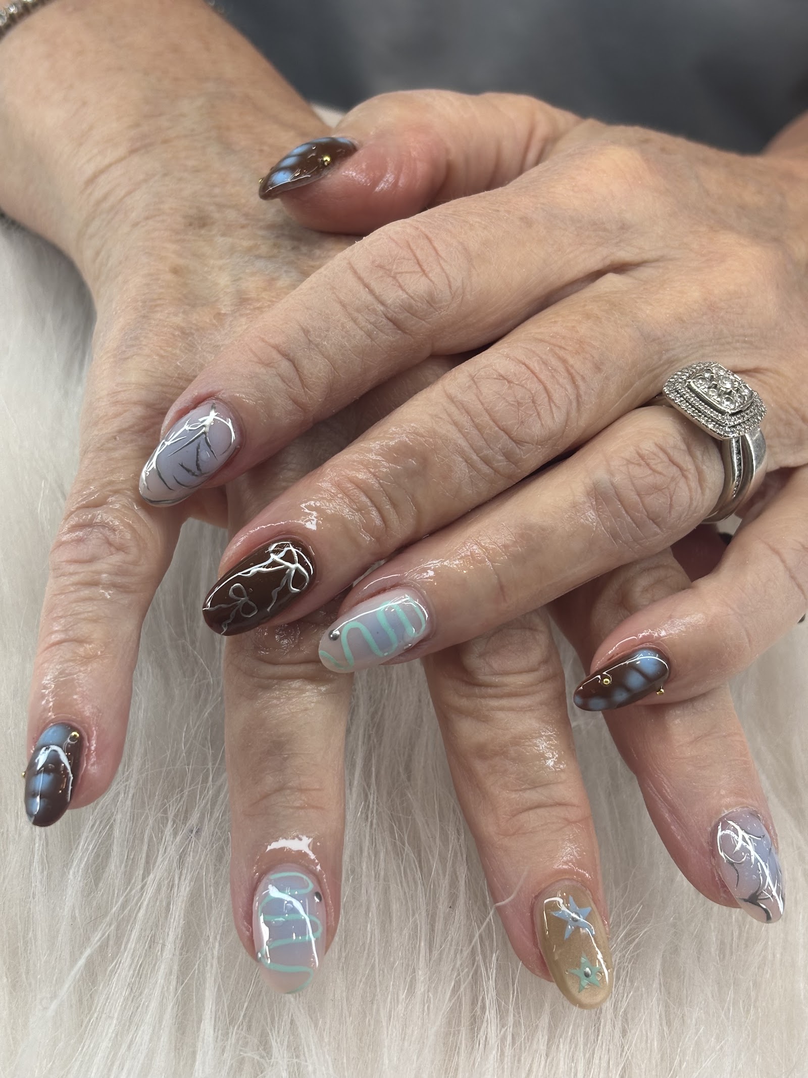 We Luv Nails nail photo 2